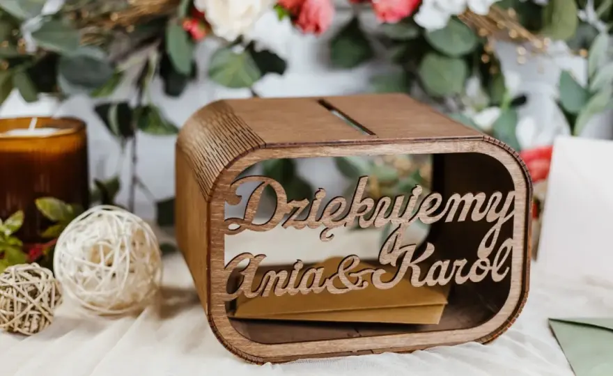 Ile dać do koperty na wesele i co zrobić z pieniędzmi?