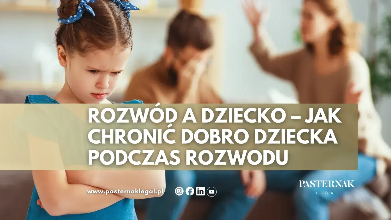 Smutna dziewczynka na pierwszym planie, w tle kłócący się rodzice. Temat: rozwód a dziecko – jak chronić dobro dziecka.